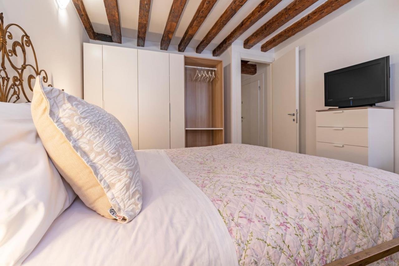 San Giacomo Pied-A-Terre House By Wonderful Italy Velence Kültér fotó